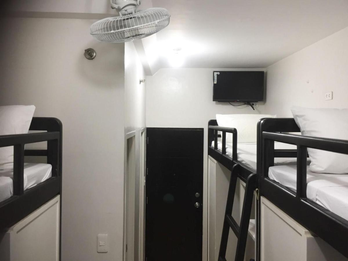 Hostel Forbes Hall *