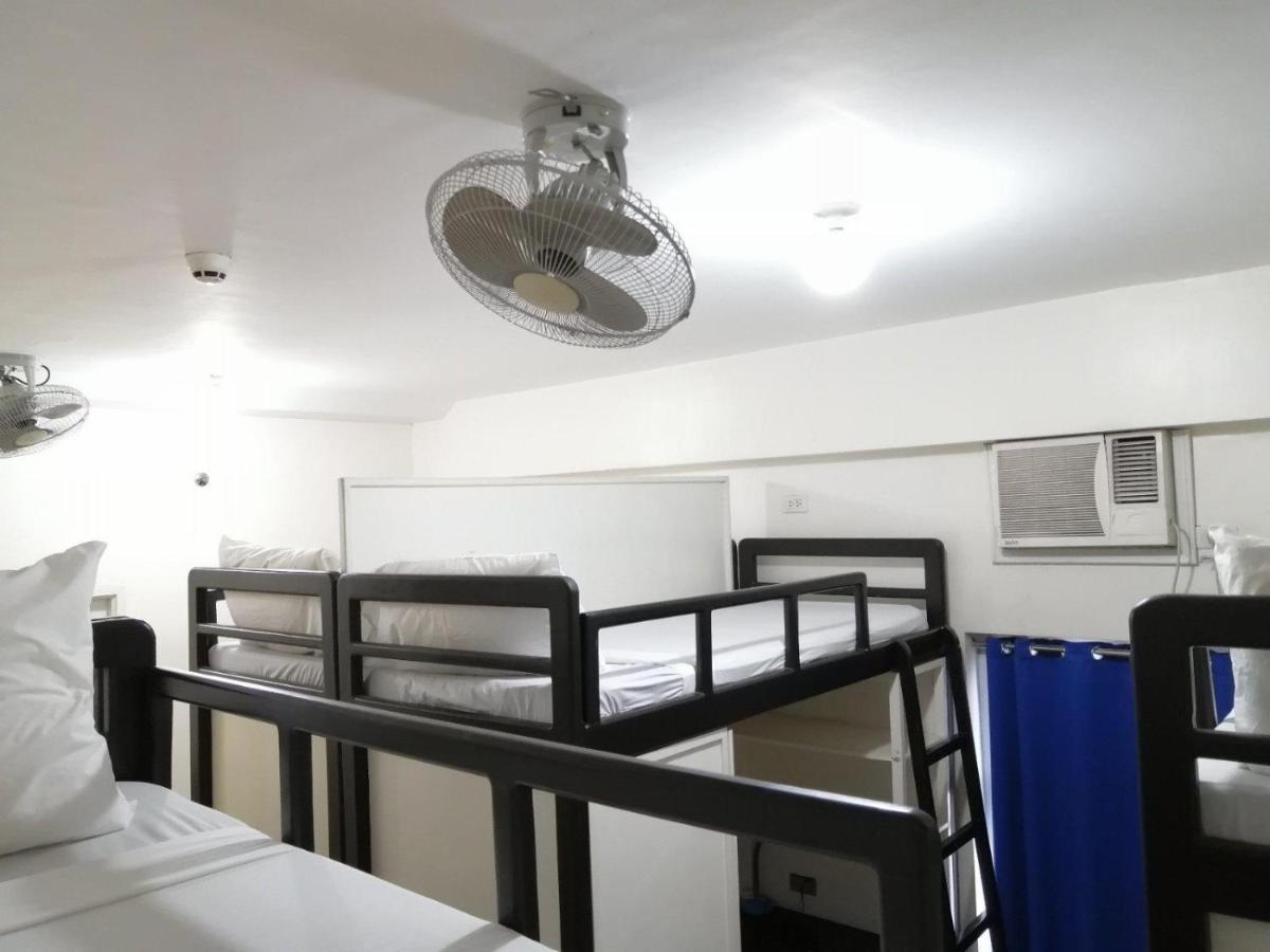 Hostel Forbes Hall Manila
