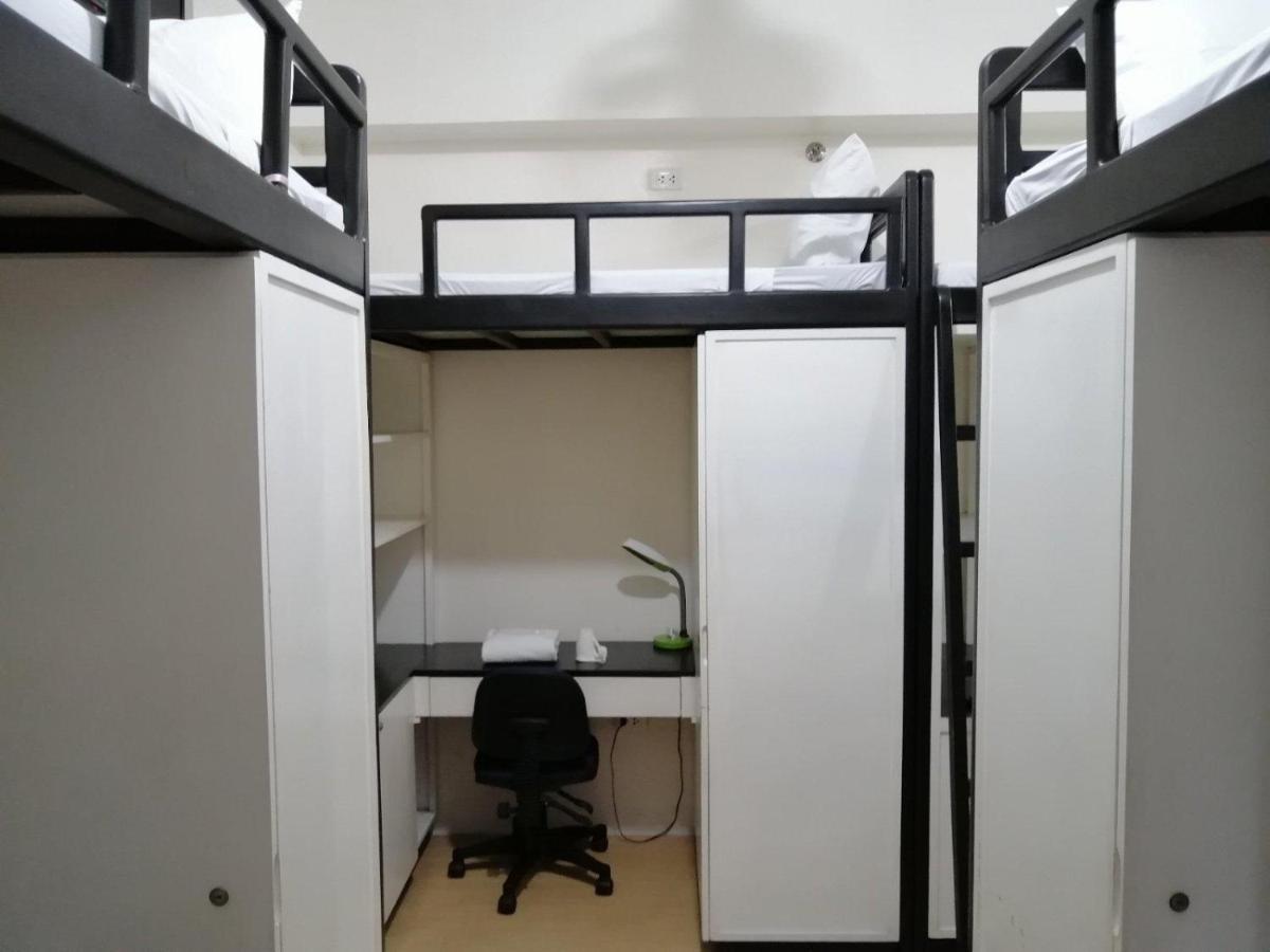 Hostel Forbes Hall Manila